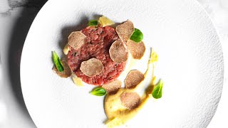 Tartare di manzo con crema di parmigiano e tartufo bianco [upl. by Eceined]