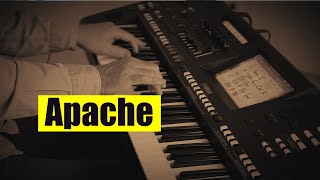 APACHE The Shadows  Hank Marvin On Arranger Keyboard [upl. by Edge525]