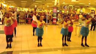 Girl sings Adele Rolling in the deep  5th grade step team in Belk [upl. by Nomled]