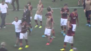 Grazie Roma ed esultanze giocatori  RomaLazio 20 del 22092013 [upl. by Asilem]