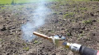 Home made Oxalic acid vaporizer [upl. by Yelsnya]