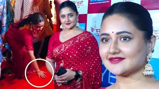 Rashami Desai Looking Gorgeous In Red Saree Arrive At Puja Banerjee At Goregaon Durga Mahotsav 2024 [upl. by Astera]