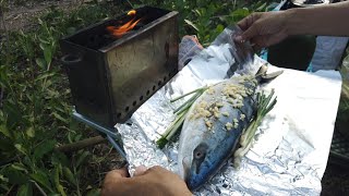 Camping cooking Grilled greater amberjack with foil Simple and delicious [upl. by Roht127]