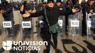 Realizan marcha en Ciudad de México en contra de Peña Nieto y el gasolinazo [upl. by Nnovahs]