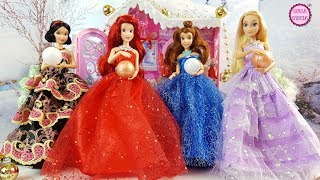 Tarde de Navidad con las Princesas Disney  Juegos de vestir muñecas con Juguetes Barbie [upl. by Ahsela]