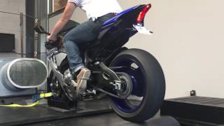 R1 2016 AKRAPOVIC FULL PASSAGE AU BANC [upl. by Aihseit]