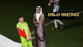 Emilio Martínez Argentine goalkeeper makes amazing obscene gesture with Golden Glove trophy [upl. by Klina]