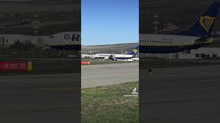 Landing smooth Ryanair aircraft Boeing 737800 aviation airplane aviationlovers airport ryanair [upl. by Adella]