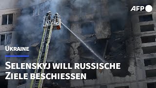 Selenskyj Ukraine muss russische Luftwaffenstützpunkte angreifen dürfen  AFP [upl. by Rozele]