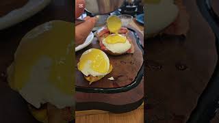 The best Eggs benedict ever [upl. by Mason]