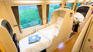 🇦🇺Riding the Sleeping Pod Overnight Train in Australia Brisbane→Cairns  Spirit of Queensland [upl. by Giah]