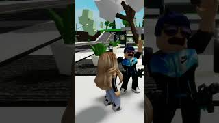 Su novia se molestó 😱 roblox brookhaven robloxenespañol humor robloxbrookhaven viralshorts [upl. by Ailemap196]