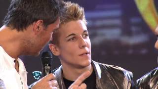 Showmatch 2012  Dos Alexander Caniggia en la pista de Showmatch [upl. by Gnah126]