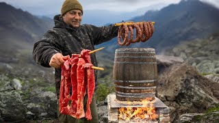 ¡Jugosas y Ahumadas Salchichas Caseras en Barril de Madera [upl. by Ihcelek]