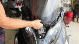 Piaggio MP3  Windshield Removal  MicBergsma [upl. by Brookner]