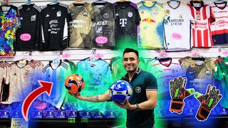 ARTÍCULOS DE FUTBOL⚽ en Plaza Izazaga 89  Balones  Uniformes  Guantes [upl. by Eniarol]