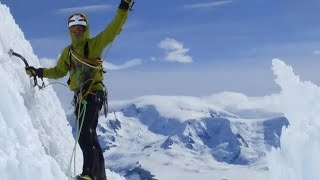 Népal Après avoir vaincu le Langtang Lirung le jeune alpiniste Ondrej Huserka meurt lors de la des [upl. by Jarek575]