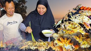 Catch amp Cook BERBURU DI PULAU  GRILLED FISH OCTOPUS SEA SHELLS [upl. by Bibi]