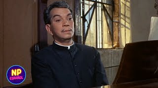 Tocando El Piano De La Iglesia Y Bautizo Negado  El Padrecito 1964  Now Español [upl. by Fabri]