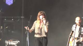 Lou DOILLON en concert au festival Beauregard 2 [upl. by Nadbus257]