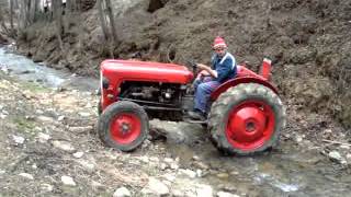 Tractor Massey Ferguson 35 [upl. by Nonie]