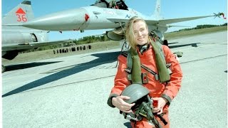 Mette Grøtteland Norways first female fighter pilot Norges første kvinnelige jagerflyger [upl. by Assened516]