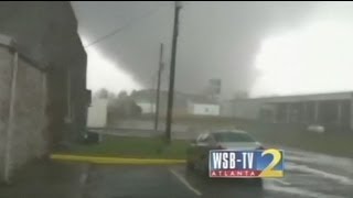 Tornado in den USA zu ungewöhnlicher Zeit [upl. by Alaster258]