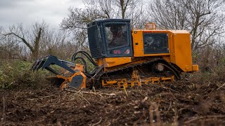 Broyage Forestier  Chenillard CMI 400  Broyeur DynForce  SARL Dieumegard [upl. by Ymerej884]