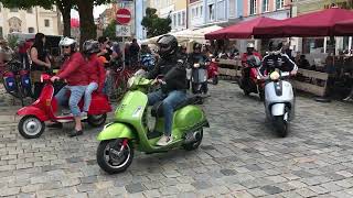 Vespa Treffen in Traunstein 30072022 Italienische Nacht [upl. by Hgielsa676]