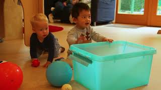 Beweegkriebels Spelenderwijs bewegen met baby dreumes en peuter intro video [upl. by Eleda]