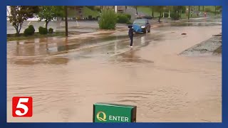 Helene aftermath Drivers navigate rain minor flooding in Nashville [upl. by Anayaran581]