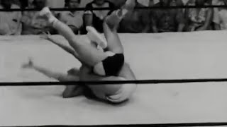 Vintage Womens Wrestling  Jackie Jacobs vs Callie Duckets  Midweek Midcard Matchups [upl. by Puff]