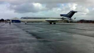 Boeing 727 pushback with thrust reverser in LCGLECO  A Coruña [upl. by Casia71]