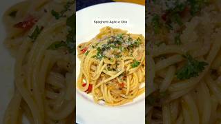 Quick amp Delicious 15minute Spaghetti Aglio e Olio pasta 15minutes quickrecipe ytshorts food [upl. by Bbor]