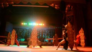 Cultural Shows at Sarawak Cultural Village quotSelamat Dataiquot Welcoming Dance [upl. by Leibarg]