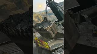 excavator loadingcoal mining heavyequipmentmachinery machine miningmachinery automobile [upl. by Foulk]