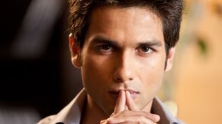 Scene Mazaa to tab aayega jab dollars main kamayenge  Badmaash Company  Shahid  Anushka [upl. by Nosnehpets]