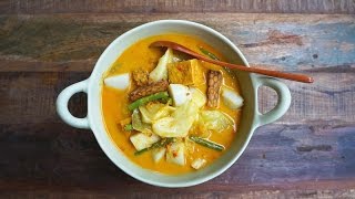 Sayur Lodeh With Lontong [upl. by Rexfourd]