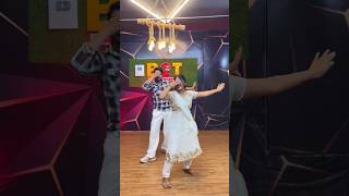 chale hi Jana hai nazar churake yuu dance old song dance jhansijunction youtubevideo [upl. by Aryan]