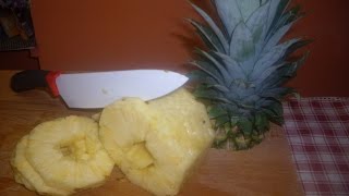 Comment découper un ananas  Technique de cuisine [upl. by Fitalludba]