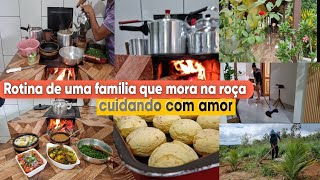 Nossa ROTINA na roça Familia que TRABALHA juntos preparando pão de queijo almoço fresquinho [upl. by Aiselad]