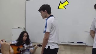 Estudiantes TÍMIDOS Sorprenden a su Clase con su Increíble VOZ [upl. by Yldarb]