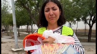 Millonario pone a prueba a joven con una botella y un trabajo y lo que pasó nos partió el alma 😭 [upl. by Suivatna]