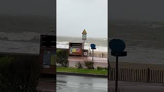 A Royan la tempête fait rage sur la côte [upl. by Bartolemo]