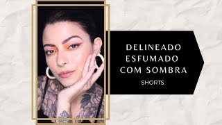 COMO USAR SOMBRA PRA FAZER DELINEADO ESFUMADO shorts [upl. by Mckee]