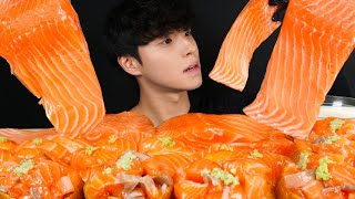 통연어 한입 먹방 대왕 연어 유부초밥 까지 GIANT SALMON SASHIMI amp SALMON SUSHI MUKBANG ASMR EATING SOUNDS サーモン [upl. by Millan205]