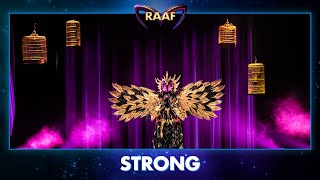 Raaf  ‘Strong’  The Masked Singer  seizoen 3  VTM [upl. by Ahtiekahs859]