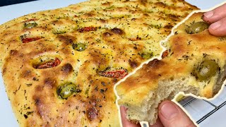 FOCACCIA PUGLIESE con Pomodorini e Olive  Ricetta Facile e Veloce [upl. by Nnahtur]