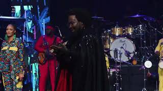 WELU WELU MEDLEY by Sonnie Badu Live At The Buckhead Theatre [upl. by Eugenides]