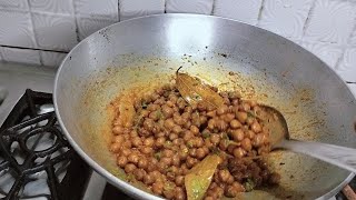 Chana and Suji Ka Halwa with Puri  Astami Prasad Recipe  Ojas and Bindus Kitchen AstamiPrasad [upl. by Niai]